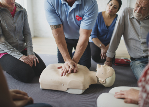 เรียนหลักสูตรอบรมการปฐมพยาบาล และ CPR พร้อมประกาศนียบัตรสากล - First Aid Training Bangkok Thailand CPR